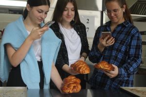Выпускникам столичных школ предложили получить профессию пекаря в Колледже сферы услуг №3 г.Москвы